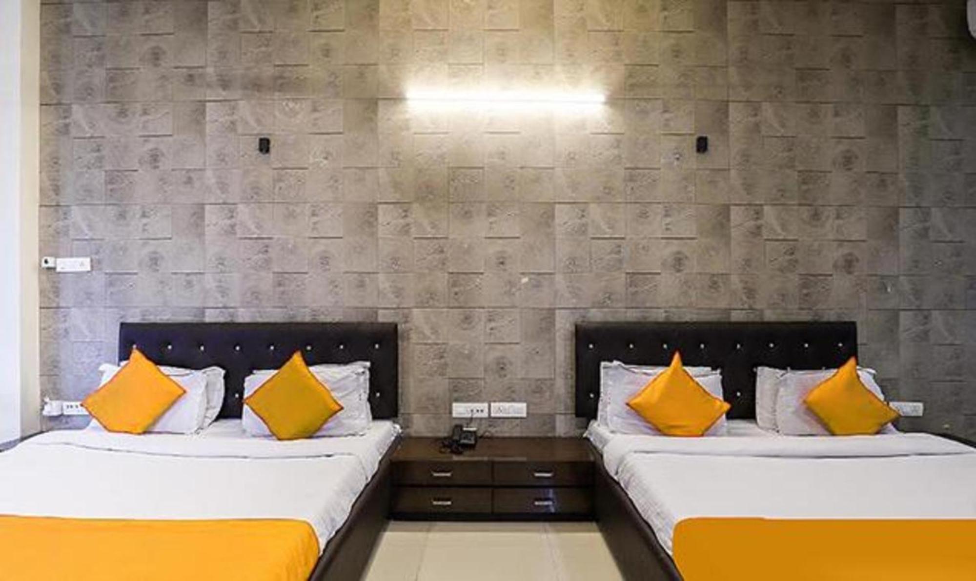 Hotel O Marigold Surat Eksteriør billede
